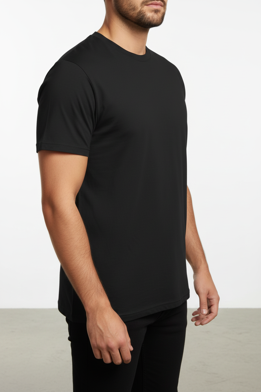 Camiseta Preta - Vista Lateral